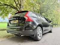 Usado Volvo V60 SE Lux 304 HP (223 kW) 2025 Preto Carrinha