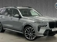 Używany BMW X7 M Sport 347 KM (255 kW) 2025 Szary SUV