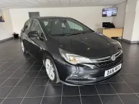 Used Vauxhall Astra SRi 98 HP (72 kW) 2016 Black Hatchback