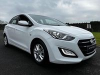 Used Hyundai i30 SE 110 HP (80 kW) 2015 White Hatchback