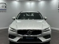 Used Volvo V60 Momentum 190 HP (139 kW) 2018 Gold Estate