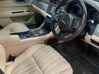 Used Jaguar XF Portfolio 180 HP (132 kW) 2016 Red Sedan