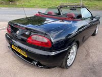 Używany MG F 118 KM (86 kW) 1999 Czarny Kabriolet