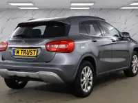 Käytetty Mercedes GLA200 Executive 156 HP (114 kW) 2018 Harmaa Katumaasturi