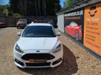 Używany Ford Focus ST 185 KM (136 kW) 2017 Biały Hatchback