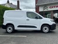 New Citroën Berlingo 101 HP (74 kW) 2026 White MPV