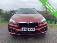 Begagnad BMW 218 Comfort Edition 150 HK (110 kW) 2016 Röd Minibuss