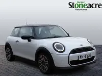 Used Mini Cooper Classic 200 HP (147 kW) 2024 White Hatchback