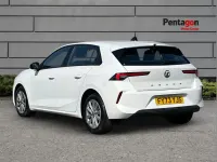Used Vauxhall Astra Design Edition 108 HP (79 kW) 2023 White Hatchback