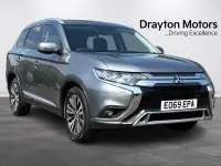 Usado Mitsubishi Outlander 150 HP (110 kW) 2019 Cinzento SUV
