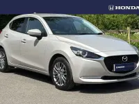 Usado Mazda 2 Inclusive 88 HP (64 kW) 2022 Prateado Citadino