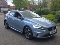 Usado Volvo V40 2018 Azul Utilitario