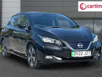 Begagnad Nissan Leaf Tekna 110 kW (150 HK) 2022 Svart Halvkombi