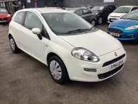 Używany Fiat Punto Pop 69 KM (50 kW) 2014 Biały Hatchback