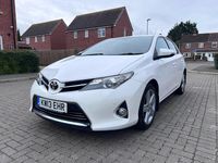 Used Toyota Auris 132 HP (97 kW) 2013 White Hatchback