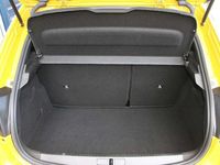 Second-hand Peugeot 208 Active+ 74 CP (54 kW) 2023 Galben Hatchback