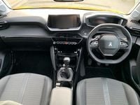 Used Peugeot 208 Allure Premium 102 HP (75 kW) 2022 Yellow Hatchback