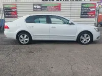 Gebraucht Skoda Superb LAURIN & KLEMENT 140 PS (102 kW) 2014 Weiß Kleinwagen