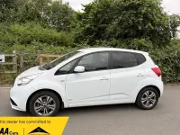 Used Kia Venga 90 HP (66 kW) 2015 White Hatchback