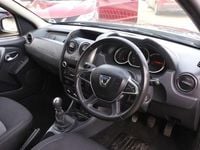 Used Dacia Duster Lauréate 110 HP (80 kW) 2017 Black SUV