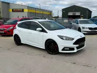 Used Ford Focus ST 185 HP (136 kW) 2017 White Hatchback