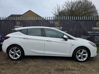 Used Vauxhall Astra SRi 2016 White Hatchback
