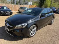 Begagnad Mercedes A180 Sport Edition 2018 Svart Halvkombi
