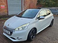 Used Peugeot 208 2014 White Hatchback