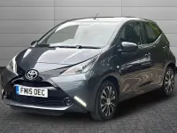 Gebraucht Toyota Aygo X-play 68 PS (50 kW) 2015 Grau Kleinwagen