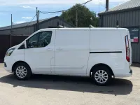 Used Ford Transit Custom Limited 130 HP (95 kW) 2020 White Van