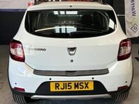 Used Dacia Sandero Lauréate 90 HP (66 kW) 2015 White Hatchback