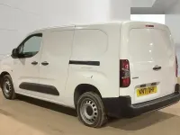 Used Vauxhall Combo 100 HP (73 kW) 2022 White MPV