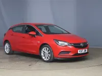 Usado Vauxhall Astra 2017 Rojo Utilitario