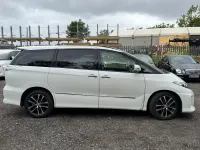 Used Toyota Estima 170 HP (125 kW) 2013 White MPV