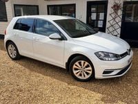 Begagnad VW Golf VII SE 115 HK (84 kW) 2017 Vit Halvkombi