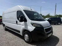 Gebraucht Peugeot Boxer Premium 140 PS (102 kW) 2023 Weiß Van
