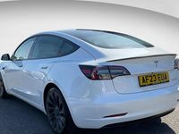 Używany Tesla Model 3 Performance 461 kW (627 KM) 2023 Biały Sedan/Limuzyna