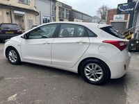 Second-hand Hyundai i30 Active 120 CP (88 kW) 2012 Alb Hatchback