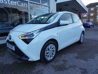 Used Toyota Aygo X-play 71 HP (52 kW) 2021 White Hatchback