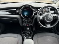 Begagnad Mini Cooper Classic 134 HK (98 kW) 2022 Svart Halvkombi