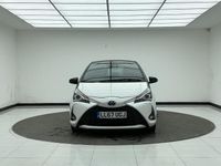 Used Toyota Yaris Hybrid 100 HP (73 kW) 2017 White/black Hatchback