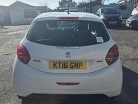 Used Peugeot 208 Access 68 HP (50 kW) 2016 White Hatchback