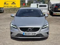 Usado Volvo V40 R-Design 122 CV (89 kW) 2019 Plateado Utilitario