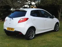 Used Mazda 2 Edition 84 HP (61 kW) 2012 White Hatchback