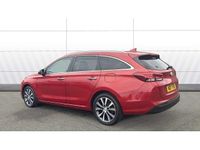 Used Hyundai i30 Premium 90 HP (66 kW) 2017 Red Estate