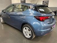 Second-hand Vauxhall Astra Design Edition 136 CP (100 kW) 2016 Albastru Hatchback