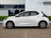 Used Toyota Yaris 2023 White Hatchback
