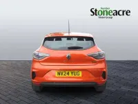 Used Renault Clio V Evolution 143 HP (105 kW) 2024 Orange Hatchback