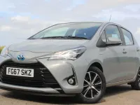 Used Toyota Yaris 100 HP (73 kW) 2017 Grey Hatchback