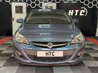 Używany Vauxhall Astra SRi 115 KM (84 kW) 2012 Niebieski Hatchback
